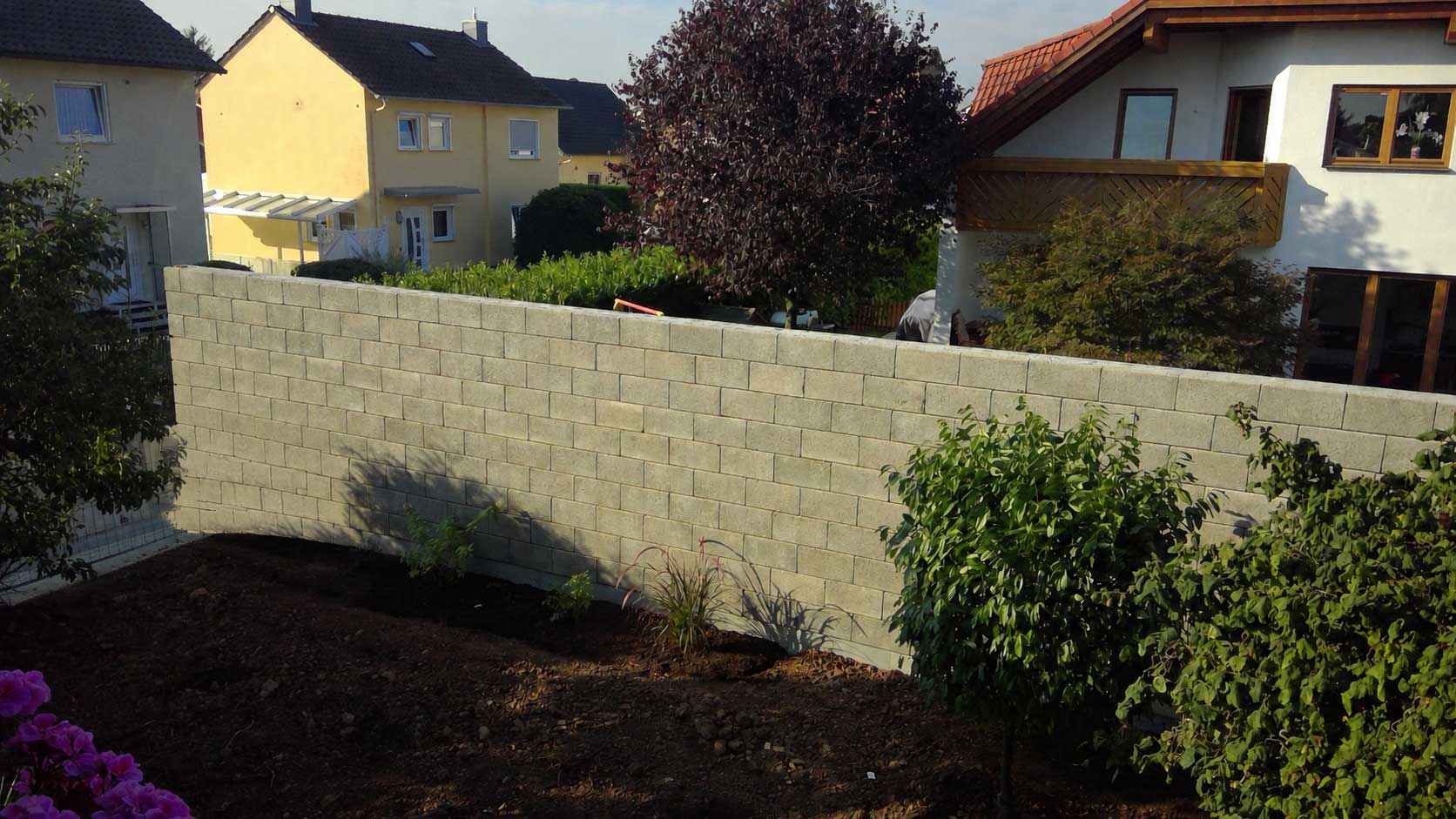 Lärmschutzwand zwischen benachbarten Grundstücken